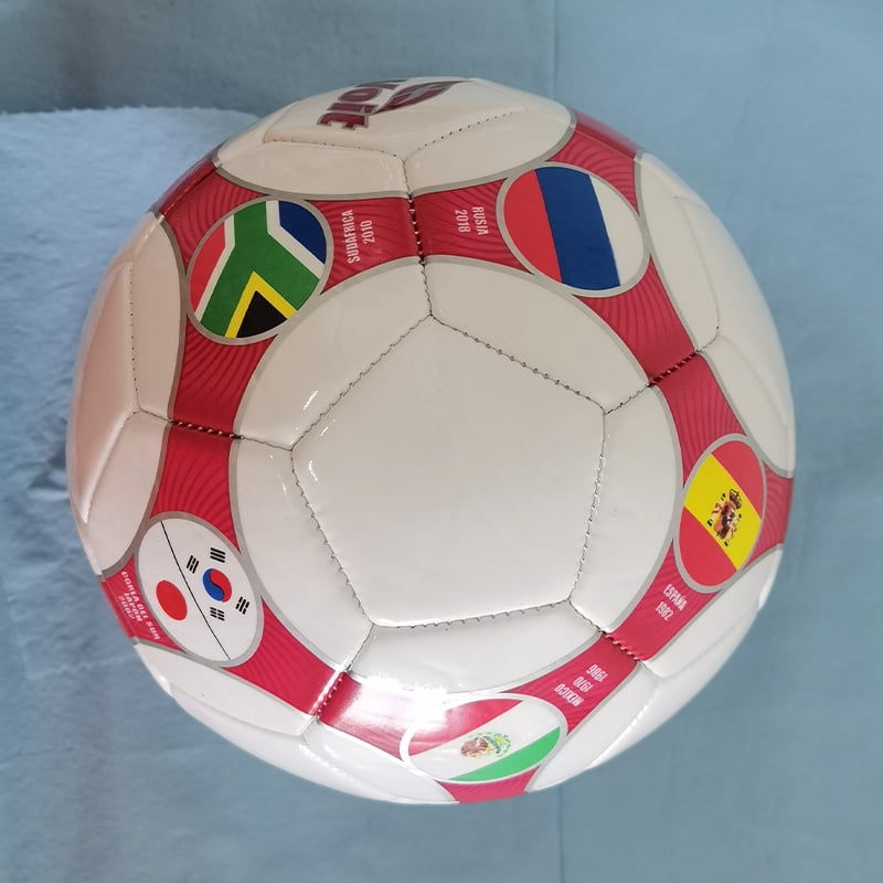 Balón de fútbol cosido a máquina